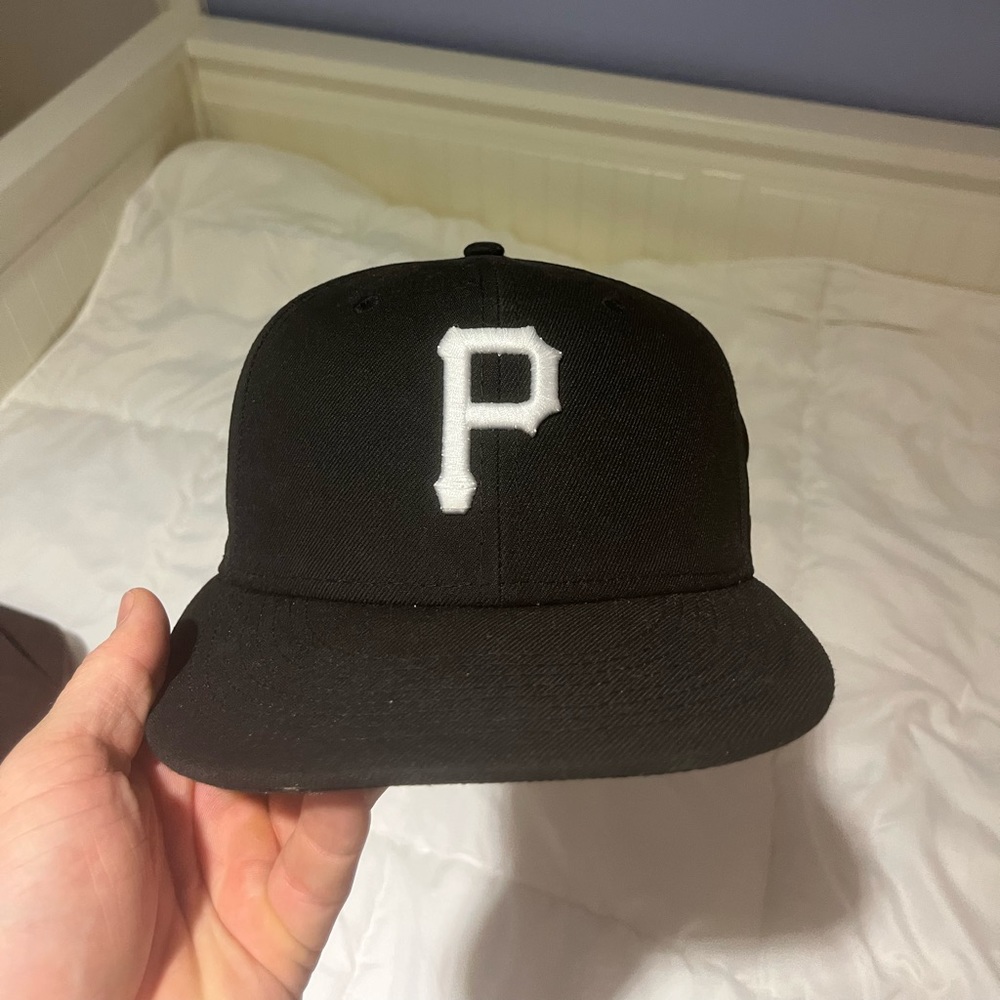 Pittsburgh Pirates hat, size 7 1/4
